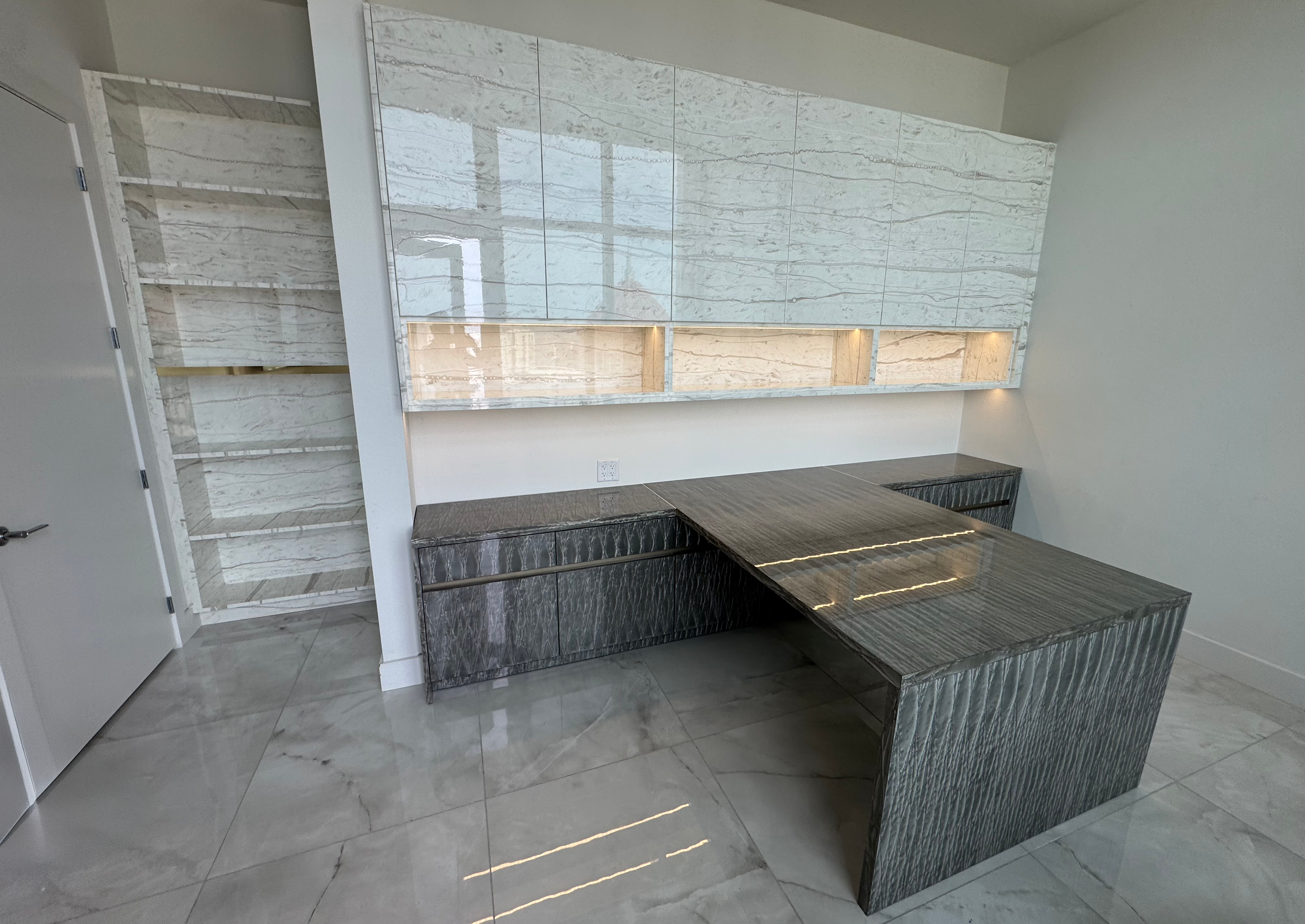 Zion Desk 01